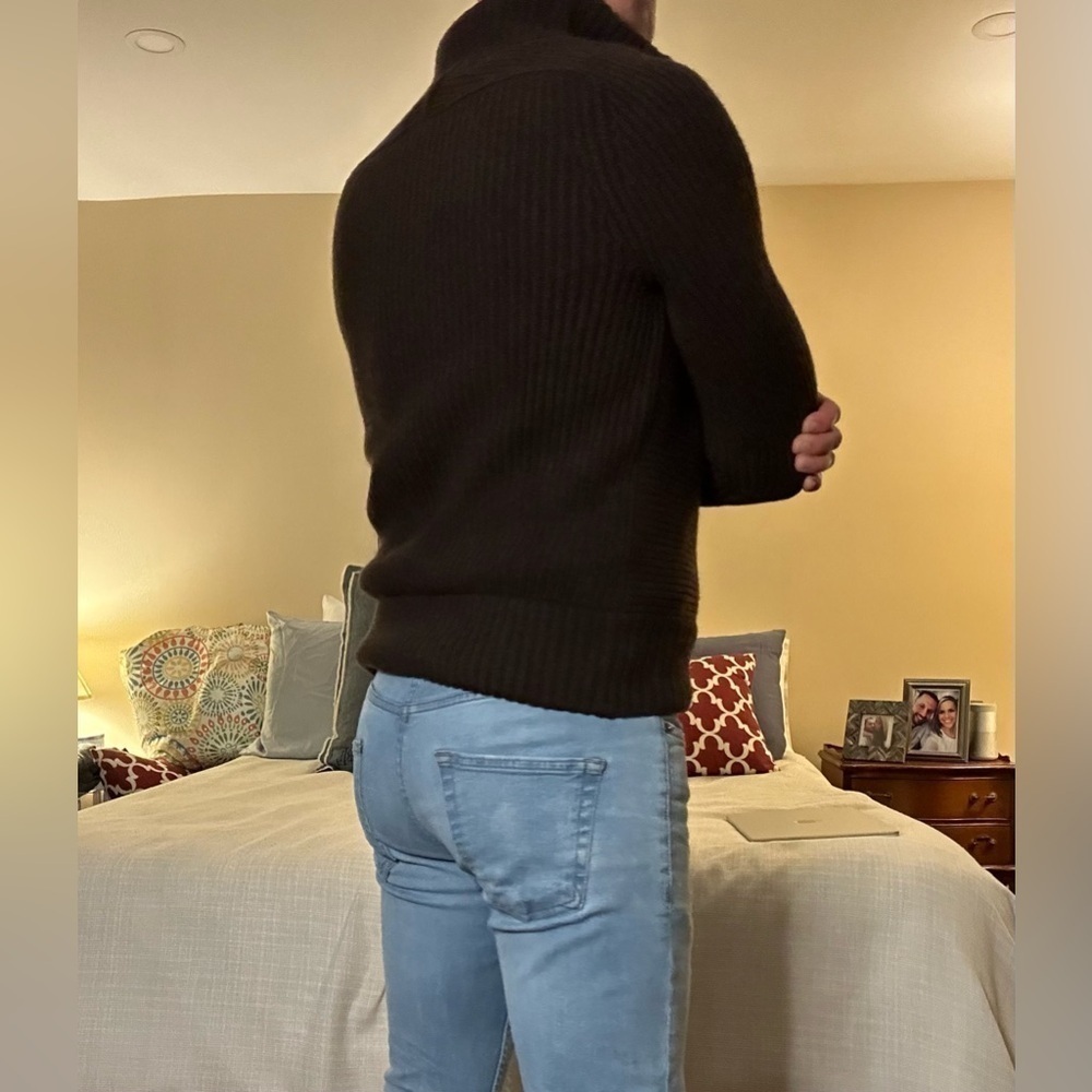 Banana Republic | Chunky Knit Italian Yarn Sweater in Chocolate Brown (Small) - Picture 5 of 15
